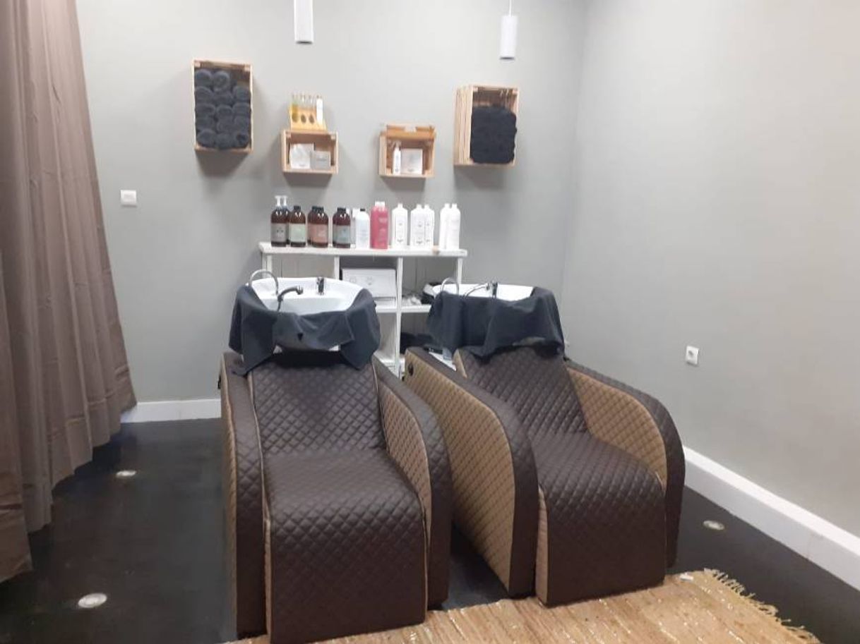 Fashion Muy buenos peluqueros y esteticistas