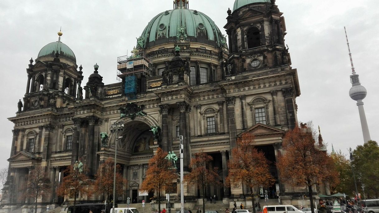 Lugar Catedral de Berlín