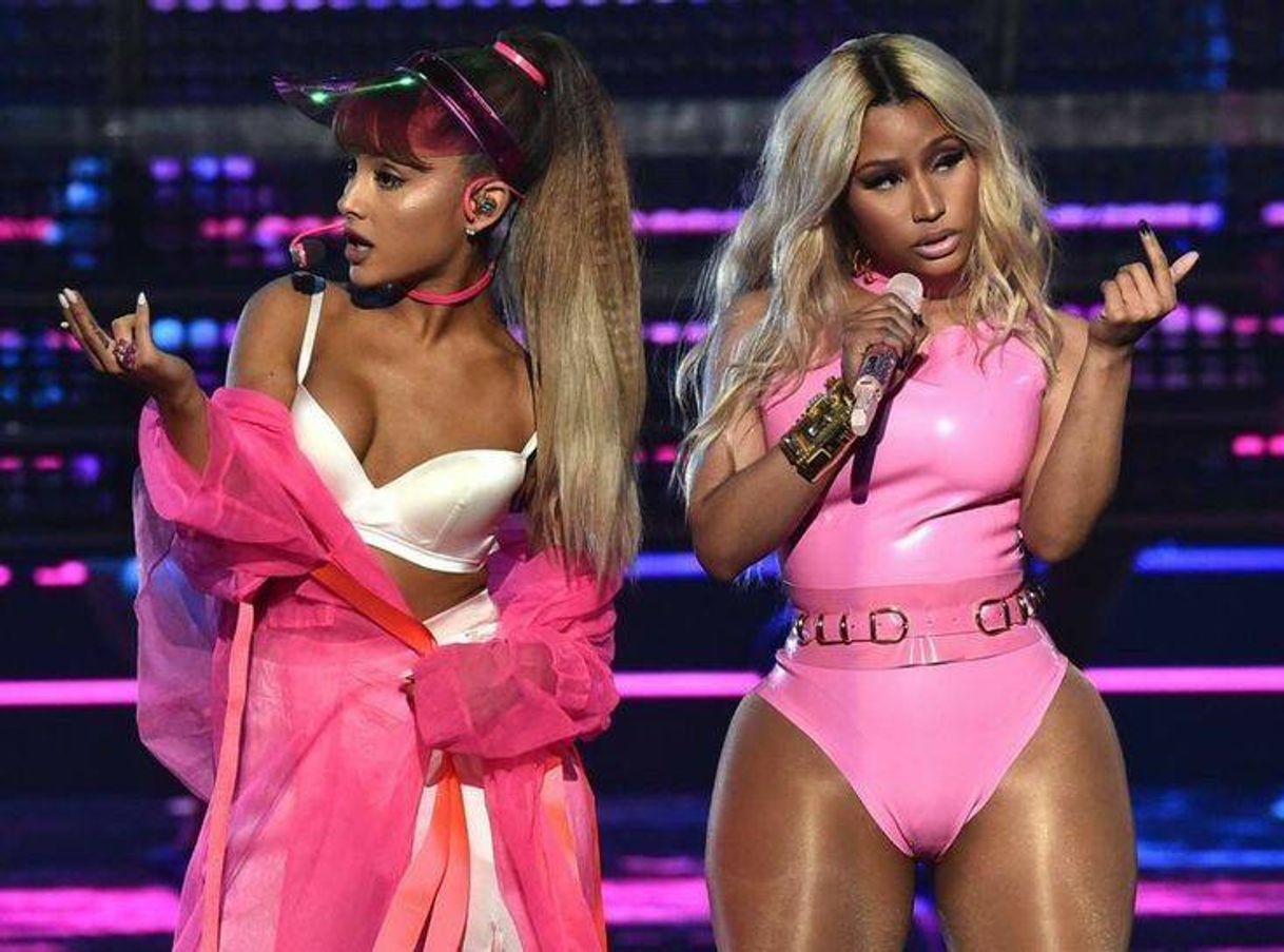 Fashion Ariana Grande & Nicki Minaj Perform “Side To Side” at 2016 VMAs ...