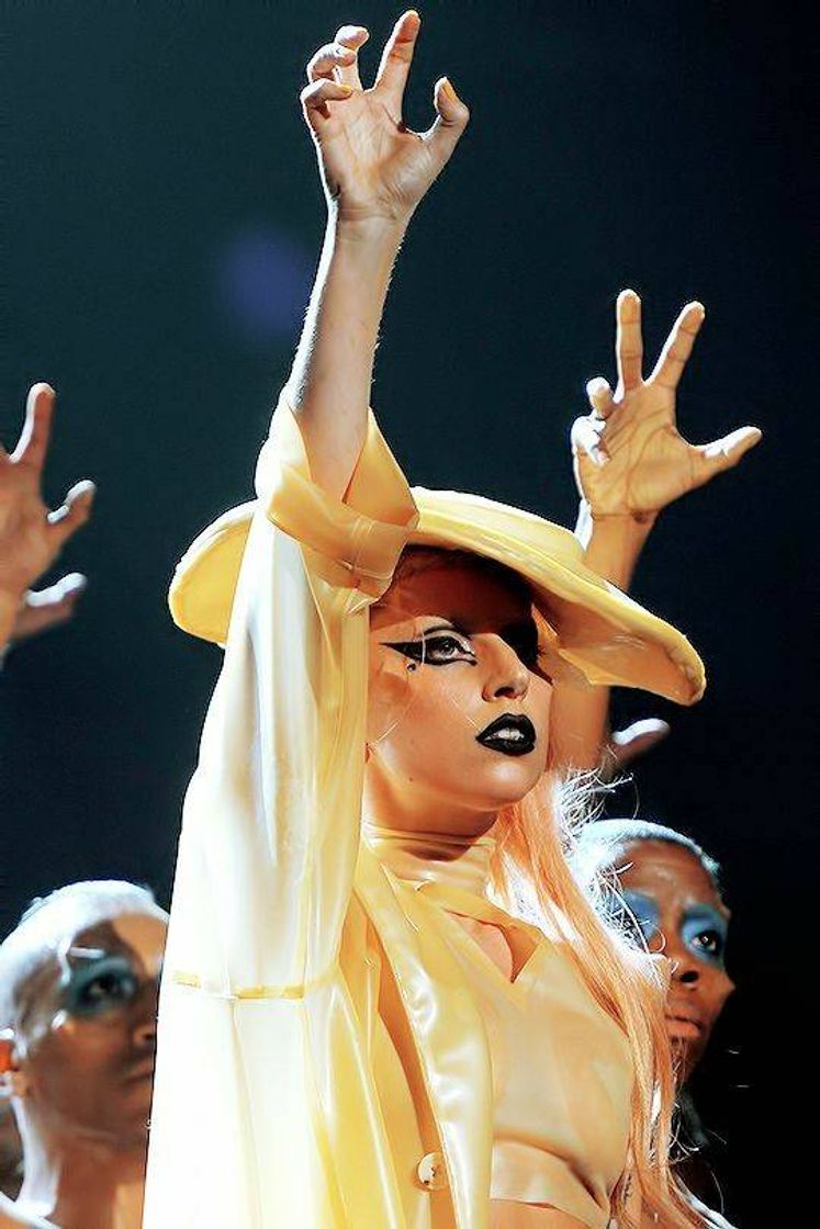 Fashion Lady Gaga - Born This Way (The Grammy's) 