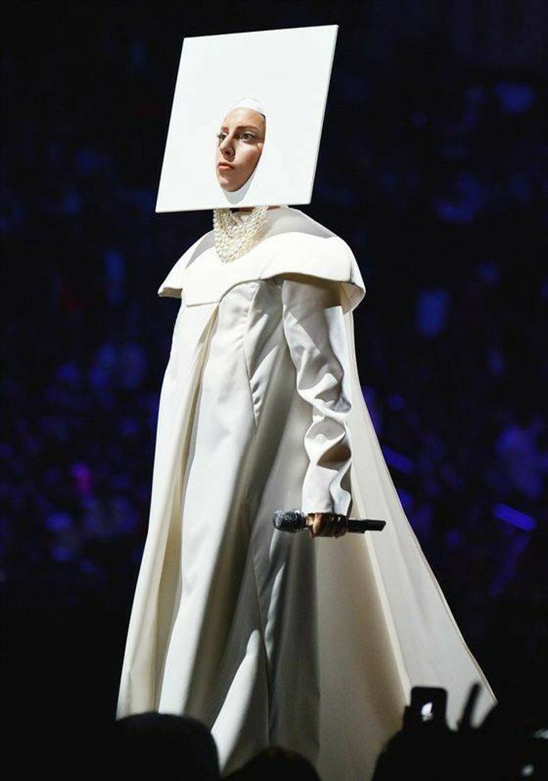 Moda Lady Gaga Performs 'Applause' at the 2013 Video Music Awards ...