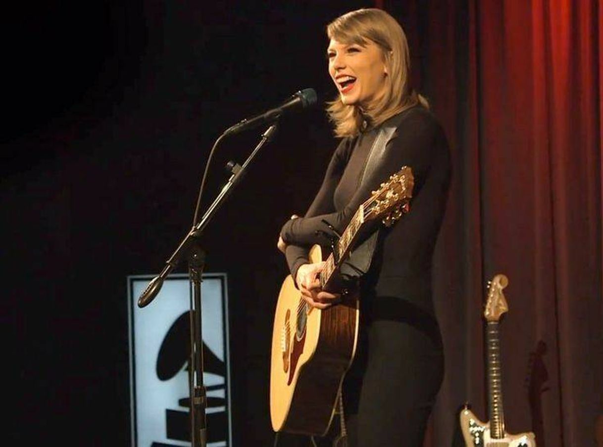 Moda Taylor Performs "Wildest Dreams" at The GRAMMY Museum ...