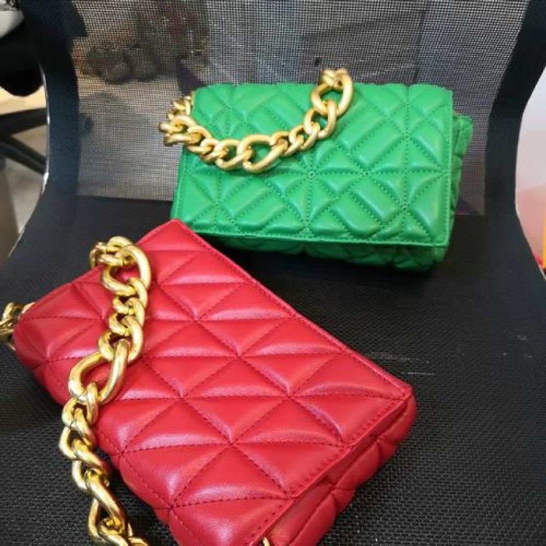 Social Bolso rojo acolchado cadena zara
