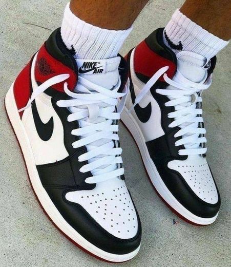 JORDAN 1 RED AND BLACK