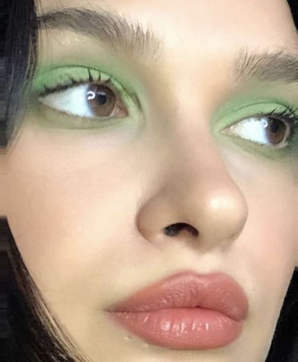 green eyeshadow 🌿