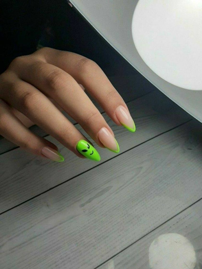 Fashion Nails👽💚