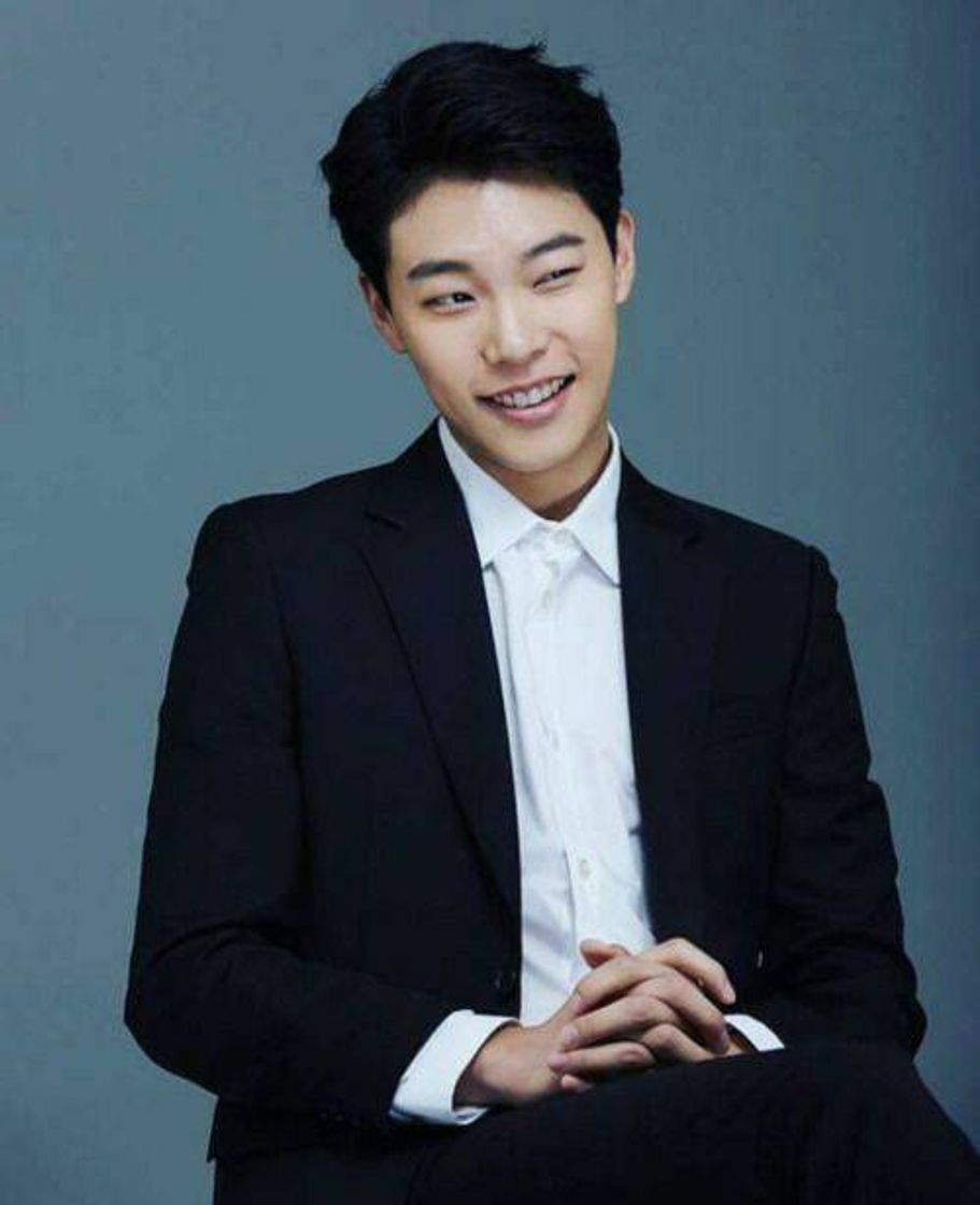 Social Ryu Jun Yeol