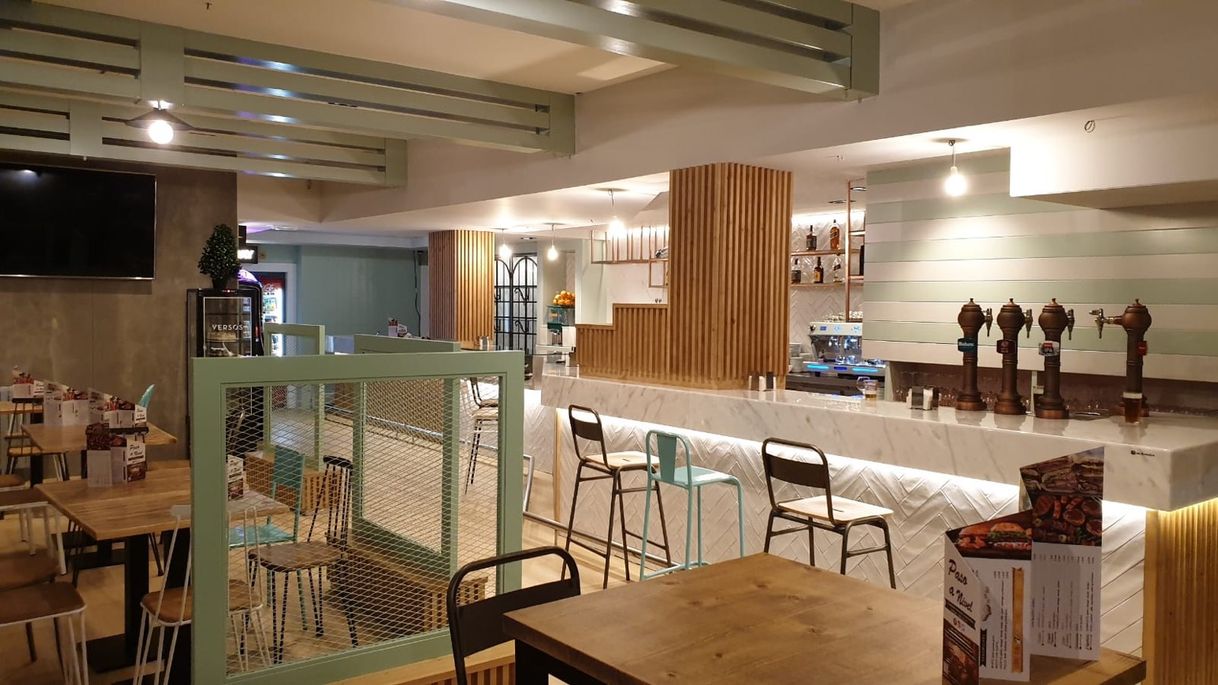 Restaurants RESTAURANTE PASO A NIVEL