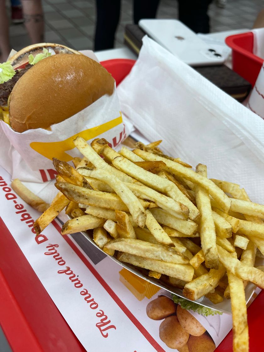 Restaurants In-N-Out Burger