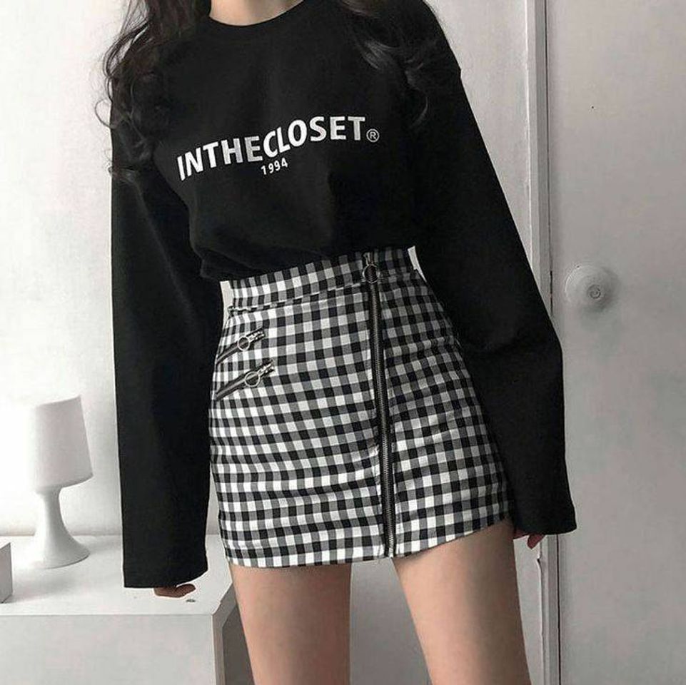 Fashion Essa e uma roupa feminina no modo e-girl