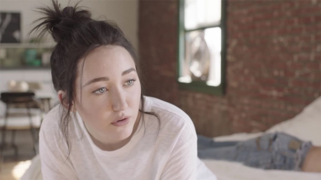 Canción Make me, Noah Cyrus ft. Labrinth