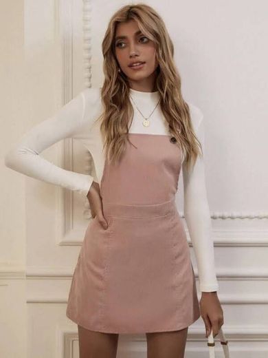 Vestido rosa estilo jardineira 