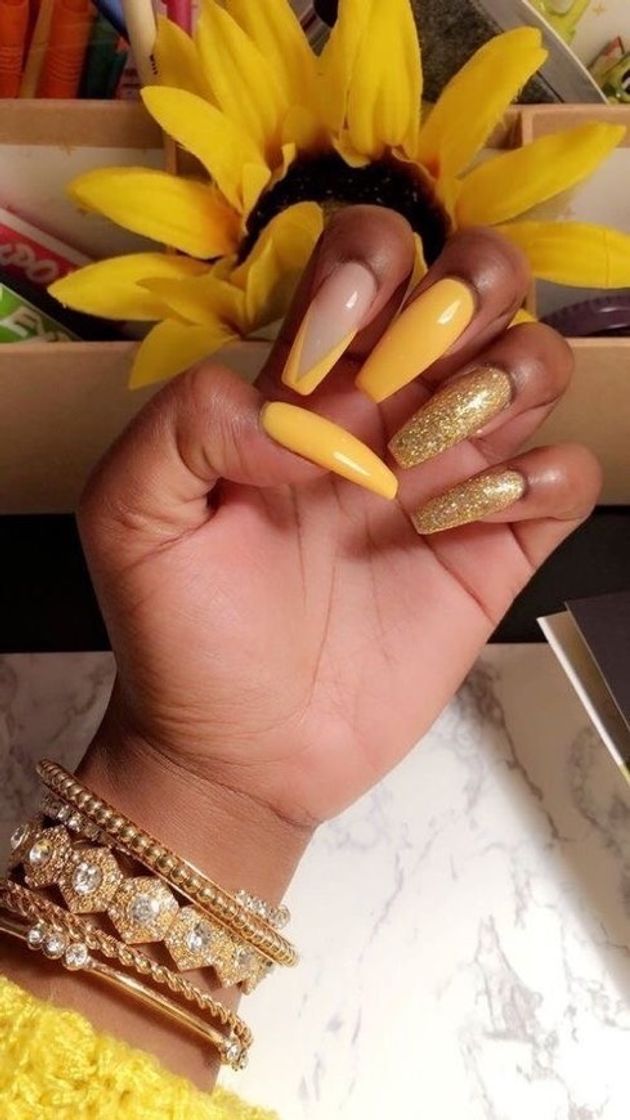 Fashion Inspo unhas 💛