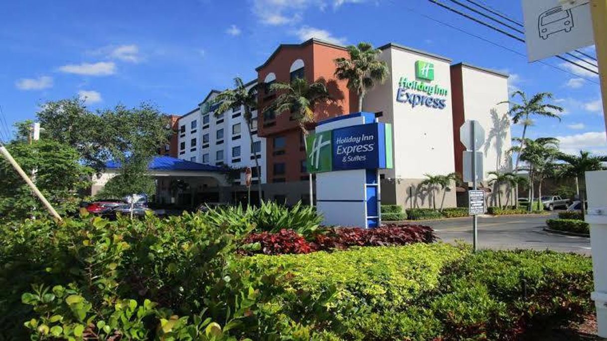 Lugares Holiday Inn Express Ft. Lauderdale Cruise-Airport