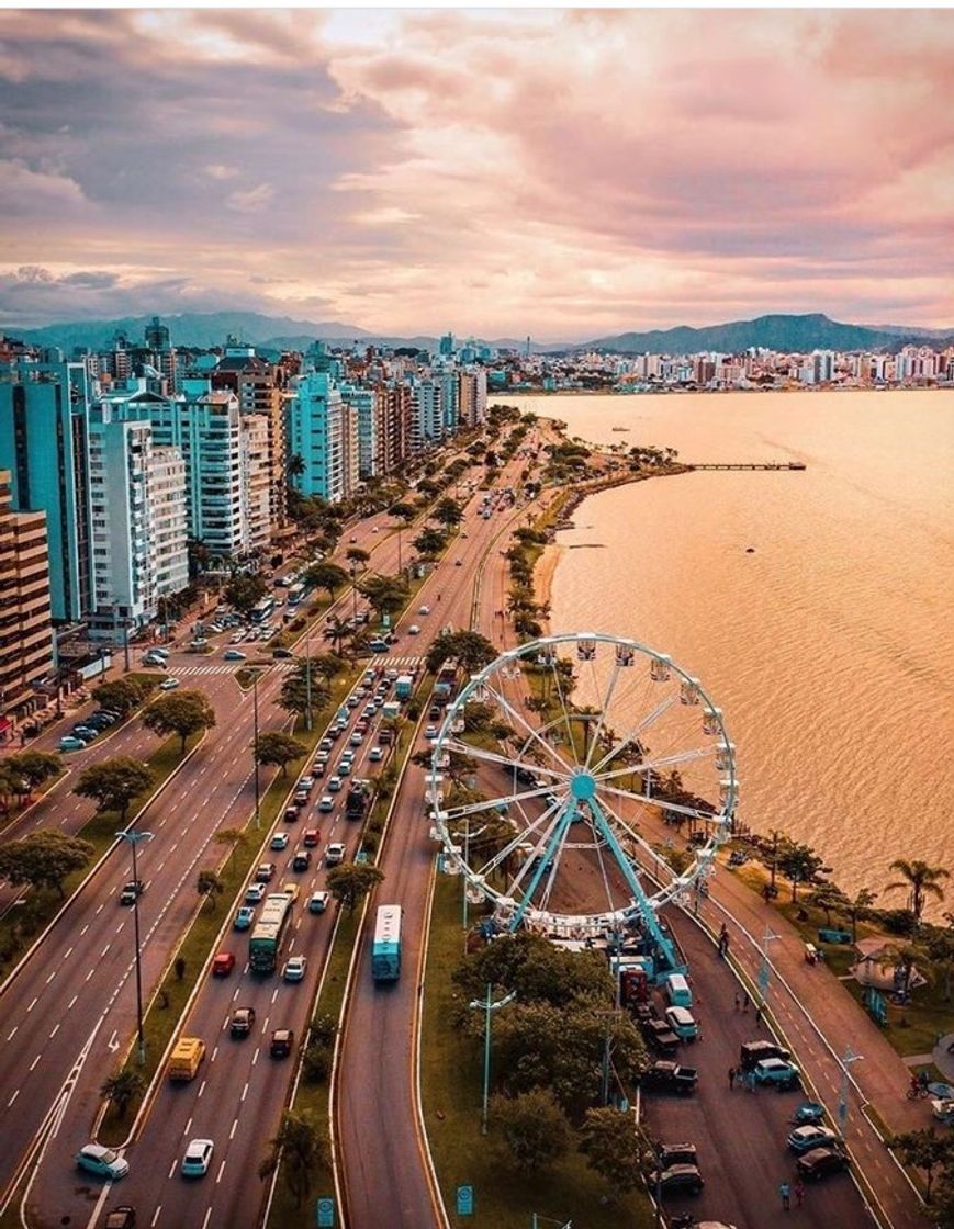 Fashion Avenida Beira Mar- Norte de Florianópolis/ SC -🇧🇷 Brasil