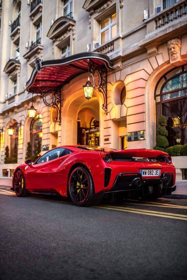 Moda Ferrari 488 spider