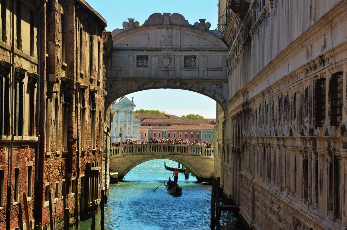 Place Puente de Los Suspiros