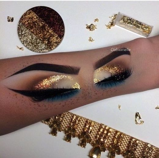 Makeup with gold