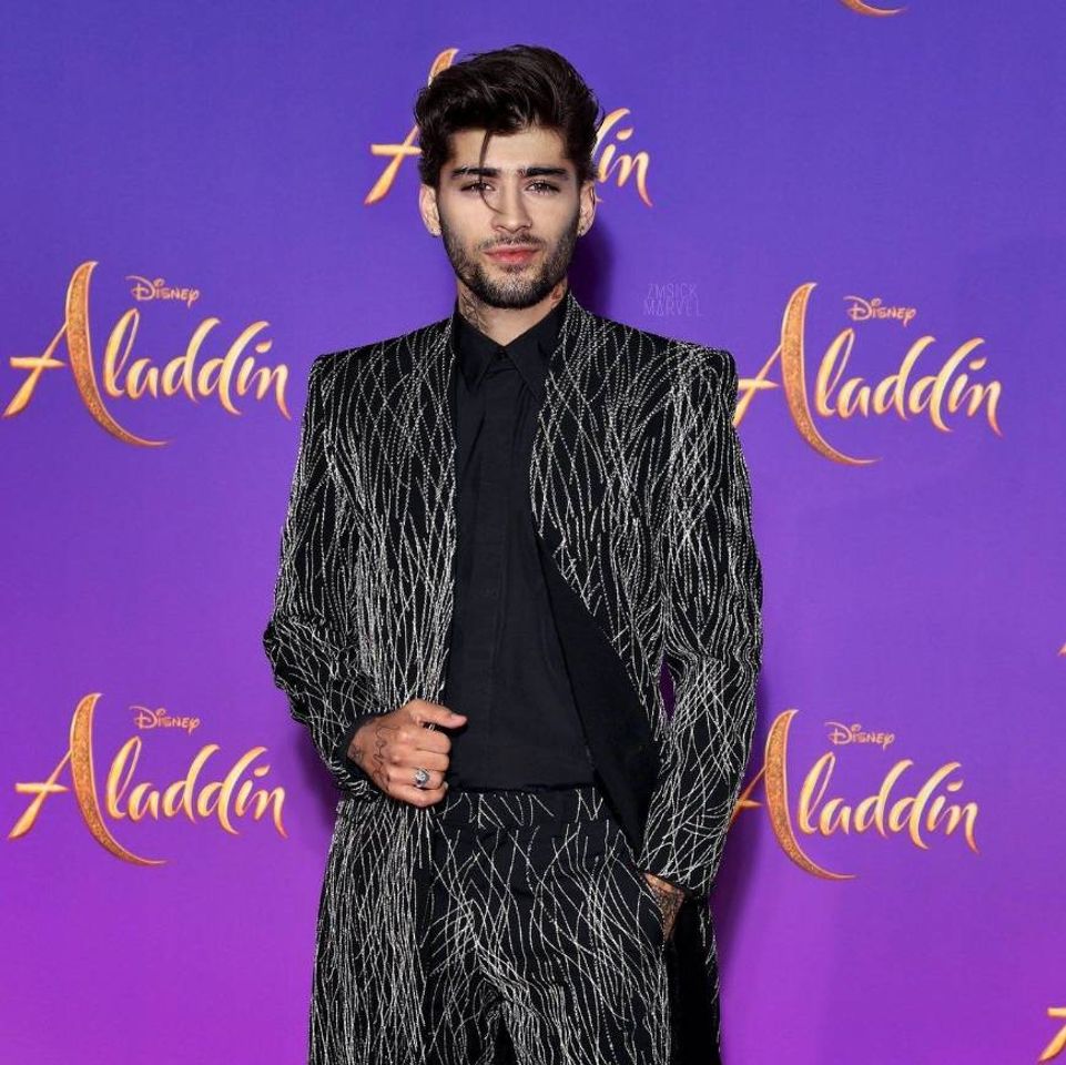 Moda ZAYN LOOKS 