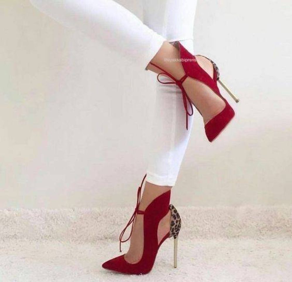 Fashion Tacones en rojo suntuoso 🤩🌹