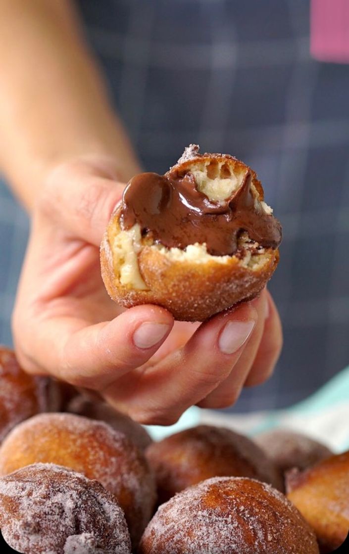 Restaurantes Bolinho de chuva recheado com Nutella 