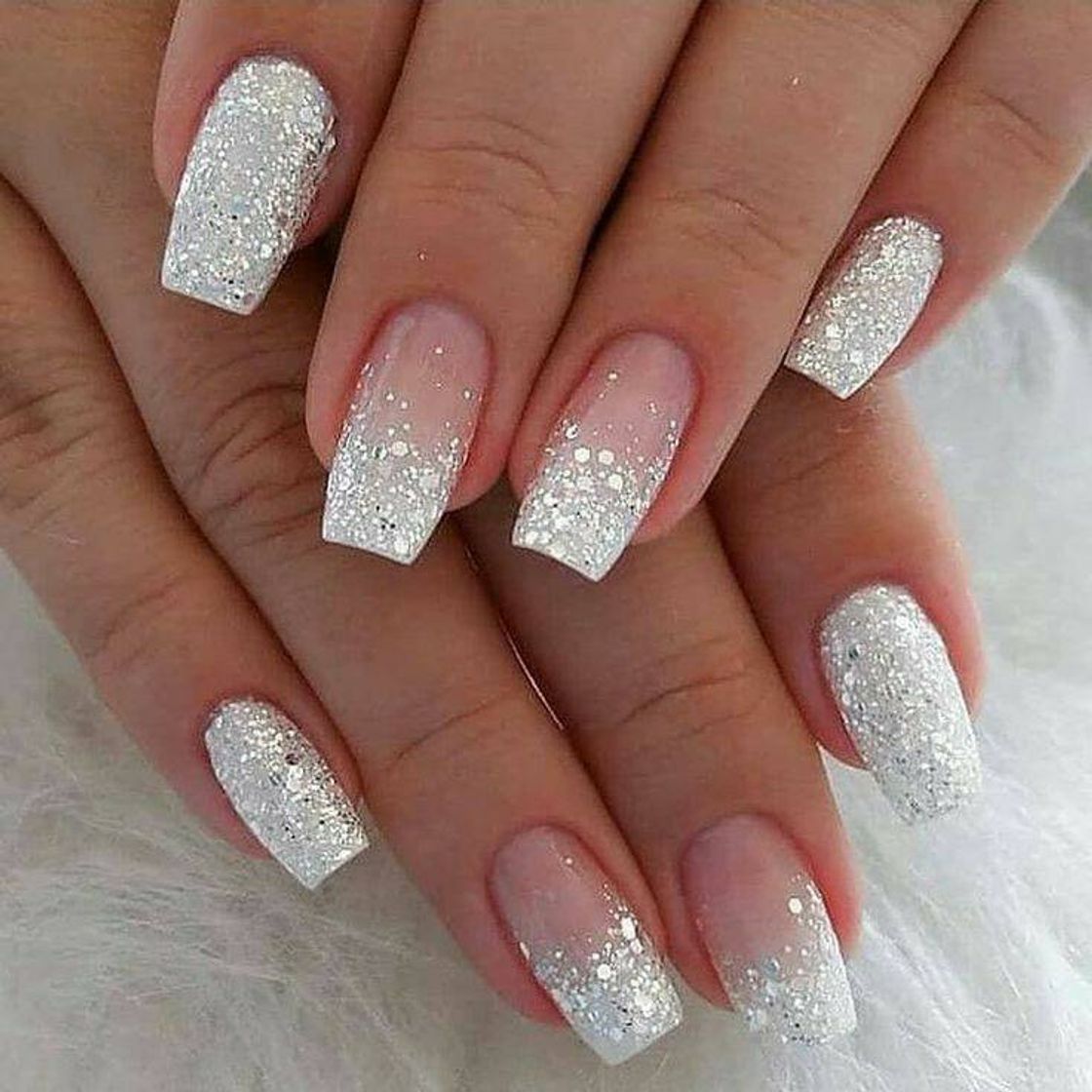 Moda White nails 🤍