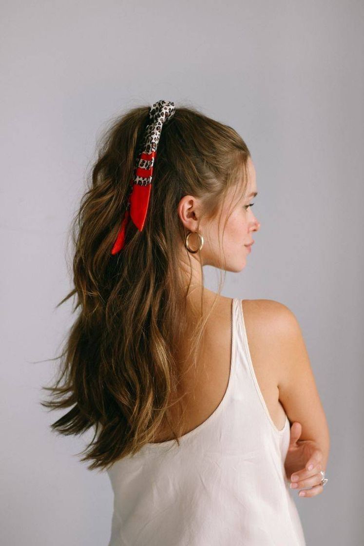 Social penteado com lenço