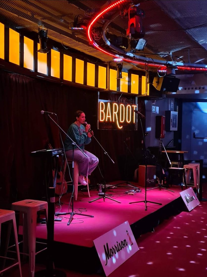 Social La bamba (Bardot)
