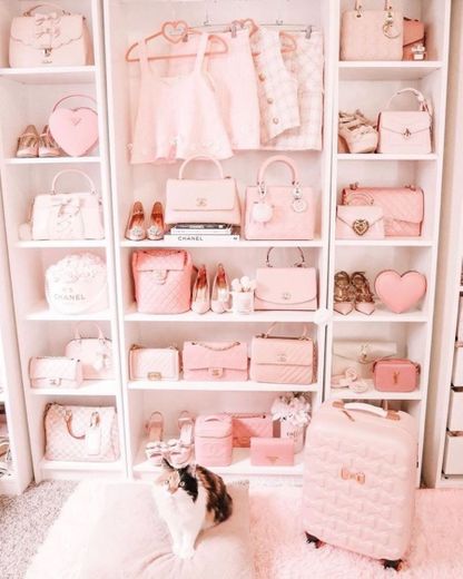 Closet pink 