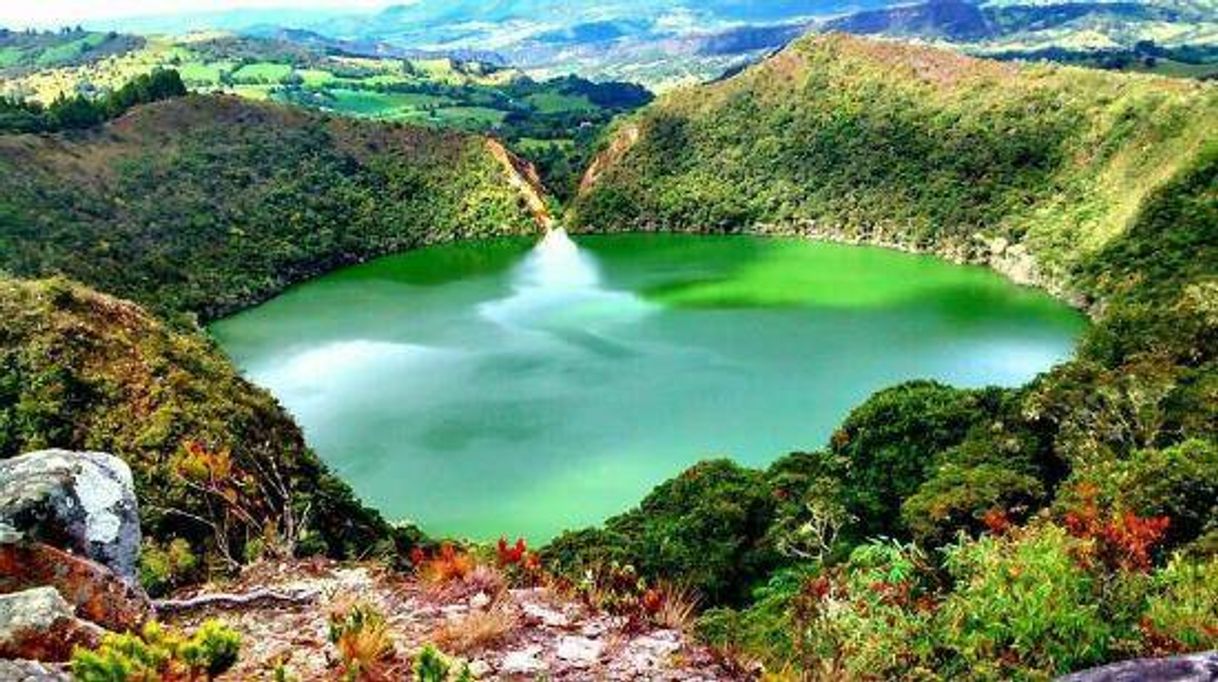 Places Laguna de Guatavita