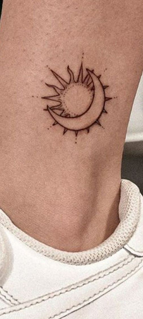 Social Tattoo sol e lua