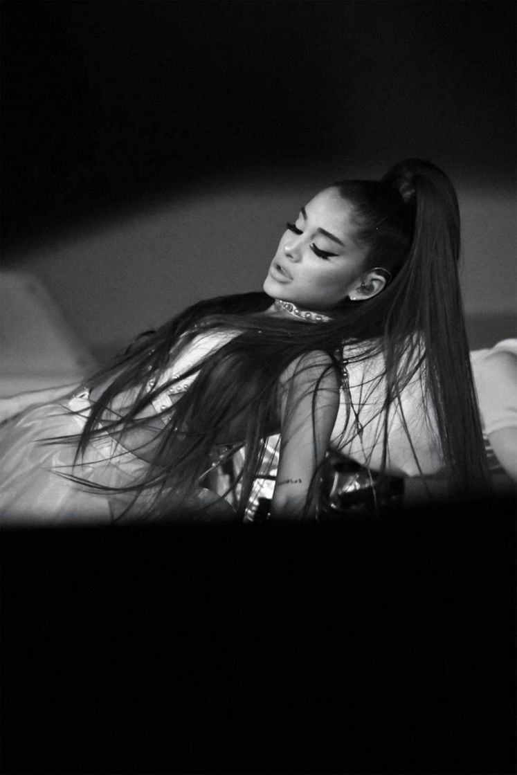 Social Wallpapers:  Edición Ariana Grande ♡
