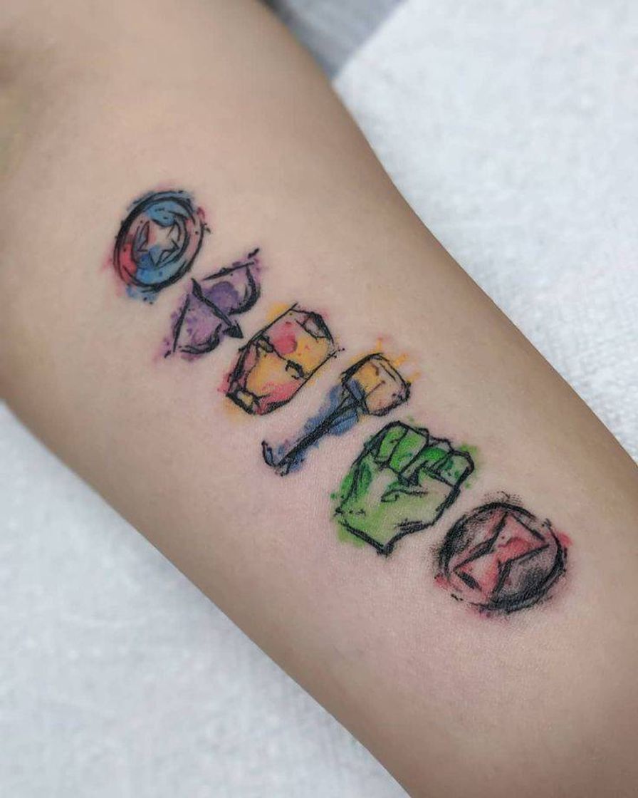 Moda tatuagem avengers.