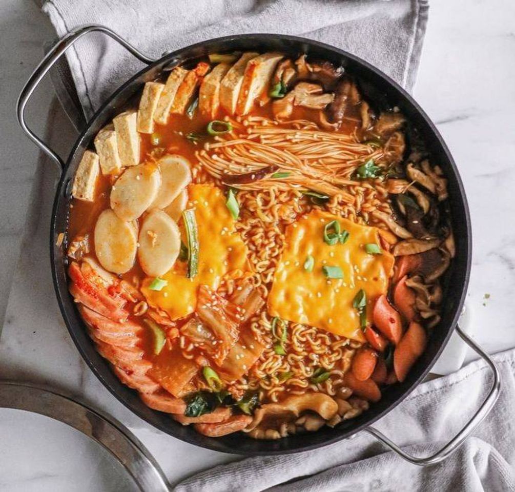 Moda Comida coreana - budae jjigae 