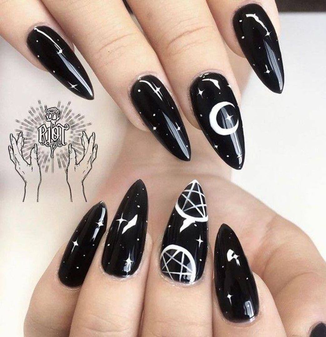 Black nails aesthetic 