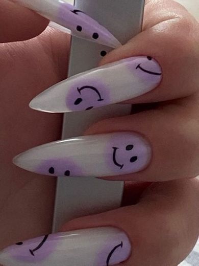 nails face smiley