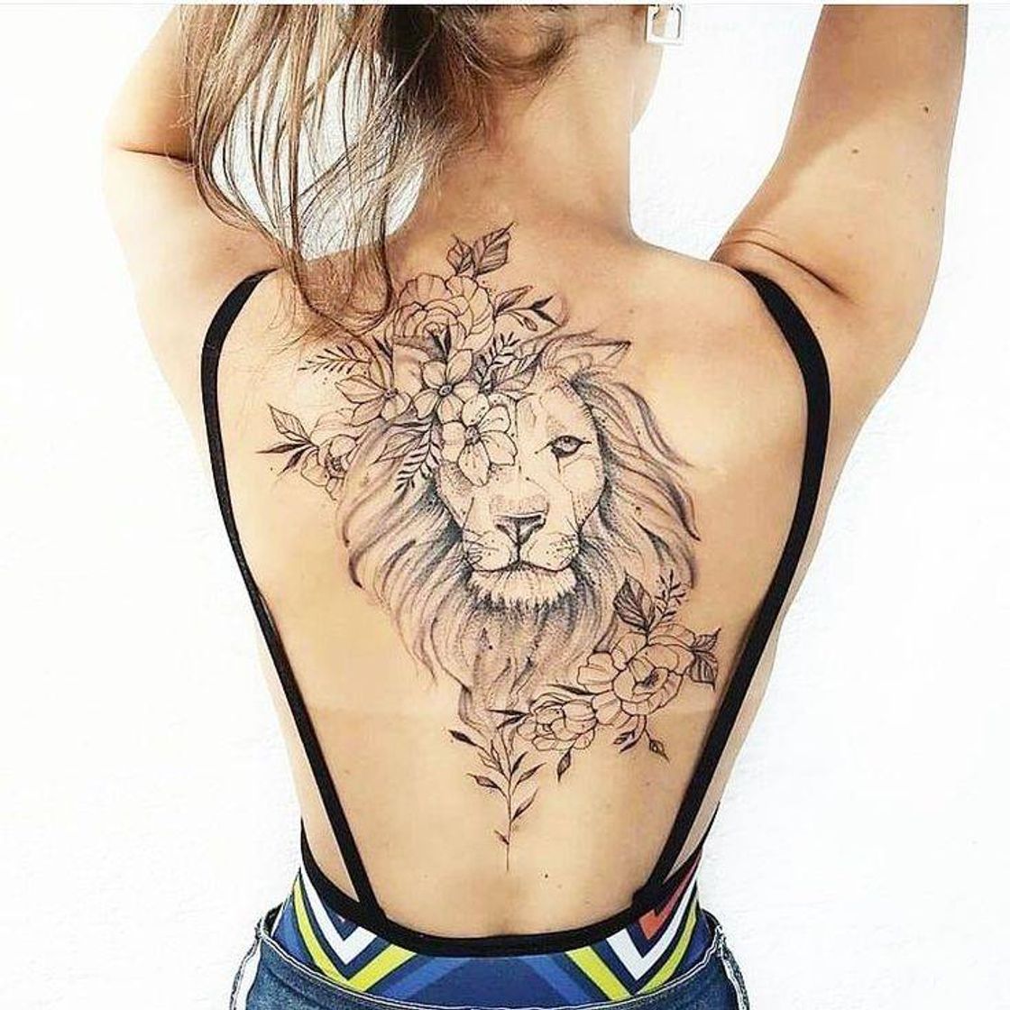 Fashion Inspiração de tatuagem feminina de LEÃO 