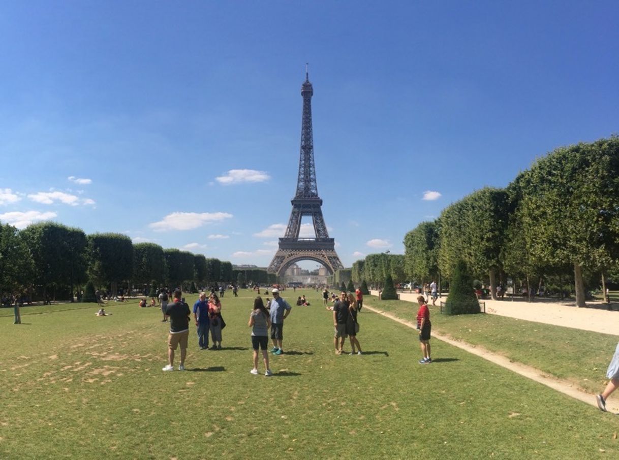 Place Champ de Mars