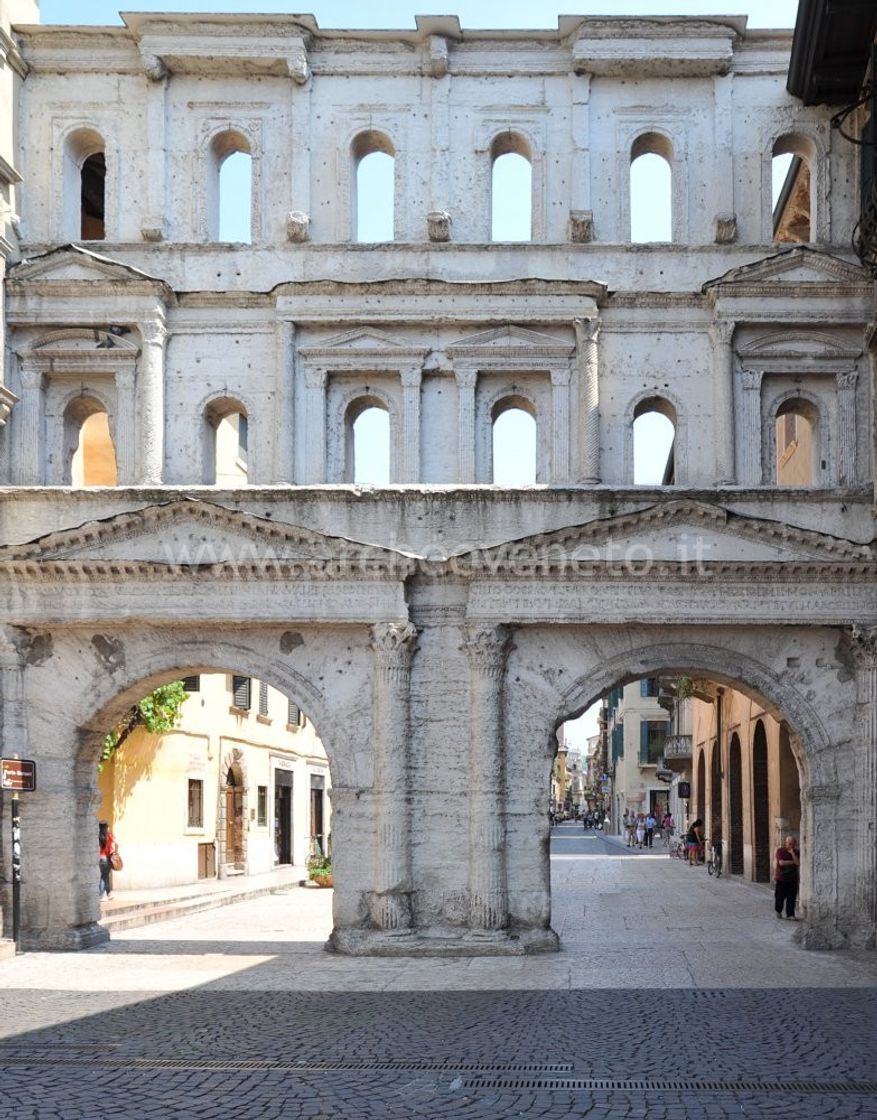 Place Porta Borsari