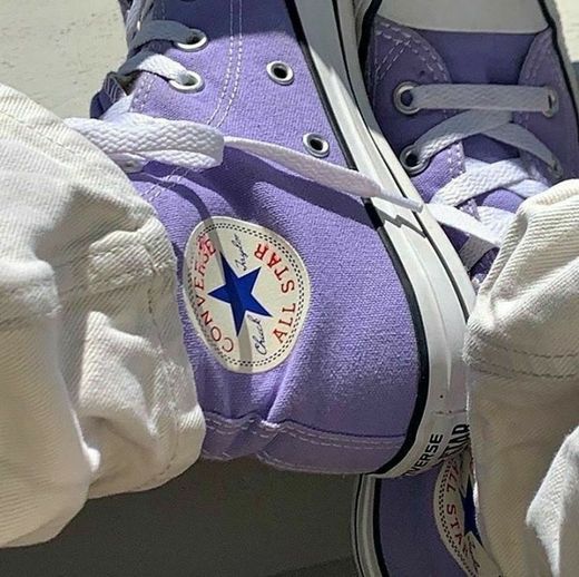 purple shoes 