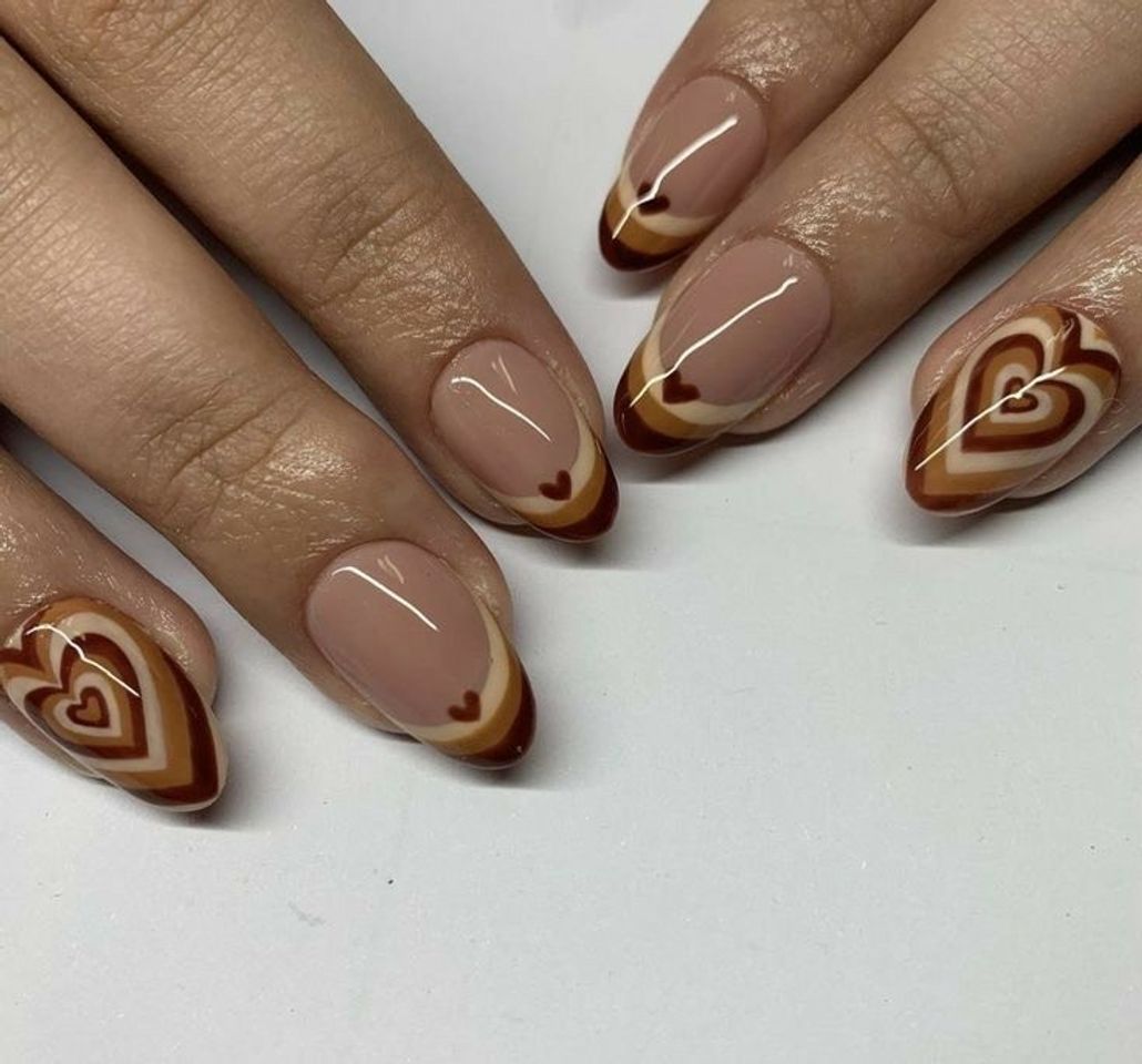 Fashion brown heart nail 