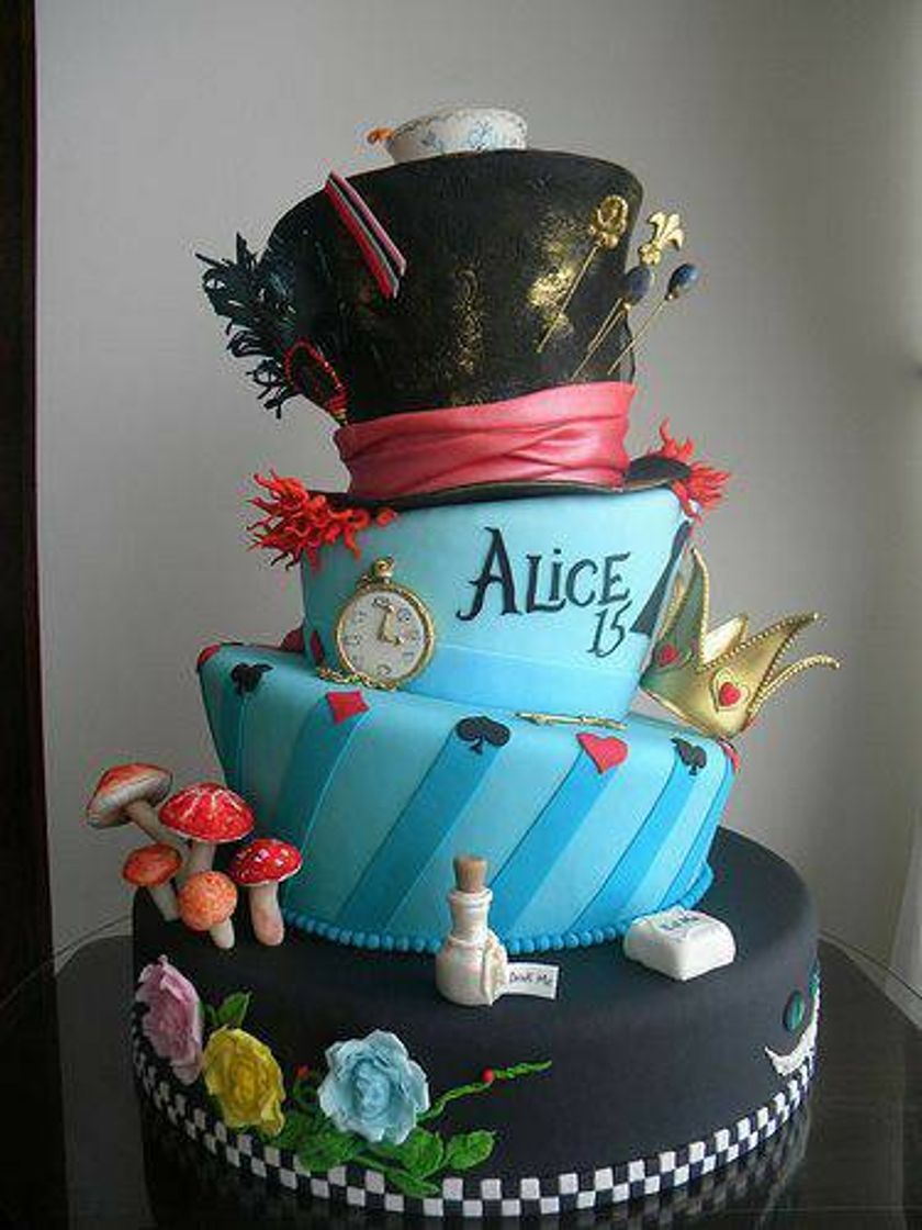 Fashion Alice's cake