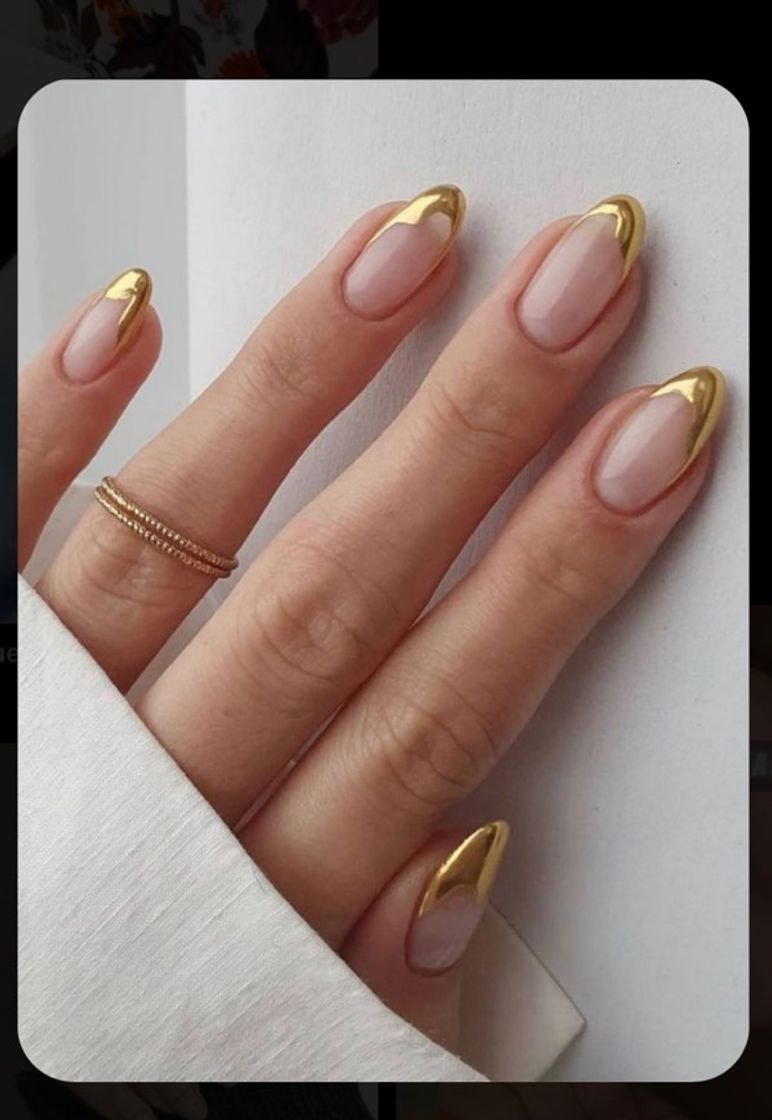 Social Gold nails