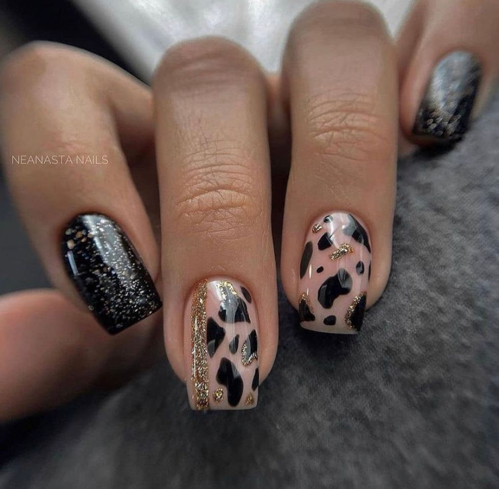 Social Black nails