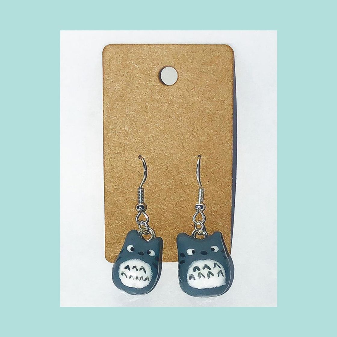 Producto Pendientes totoro 🤍