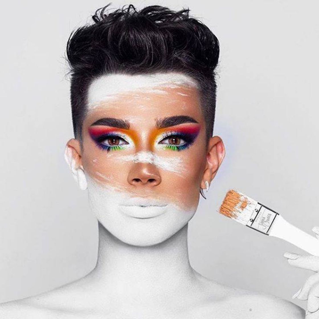 Fashion maquiagem artística de James Charles