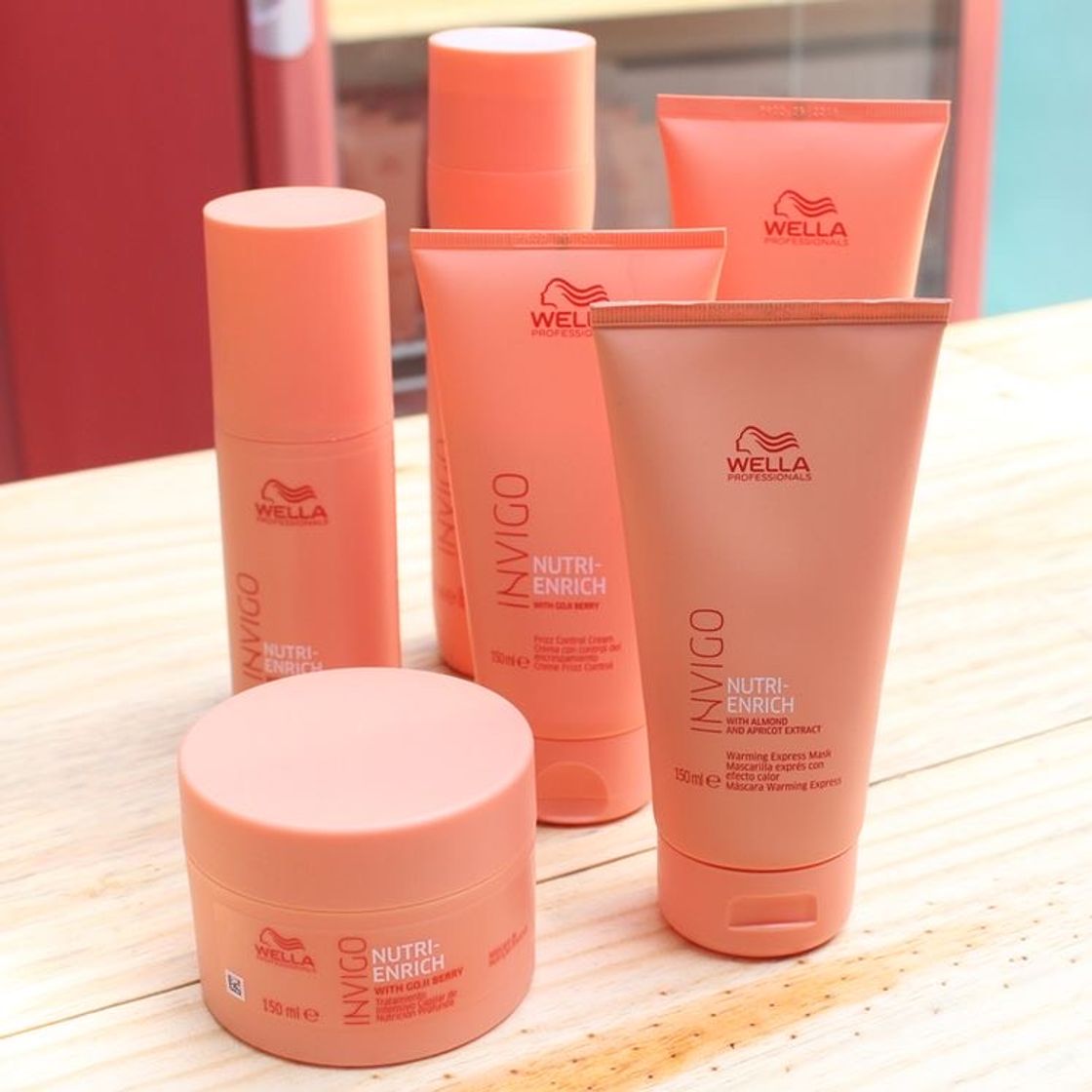 Productos Wella coleção Invigo nutrifier