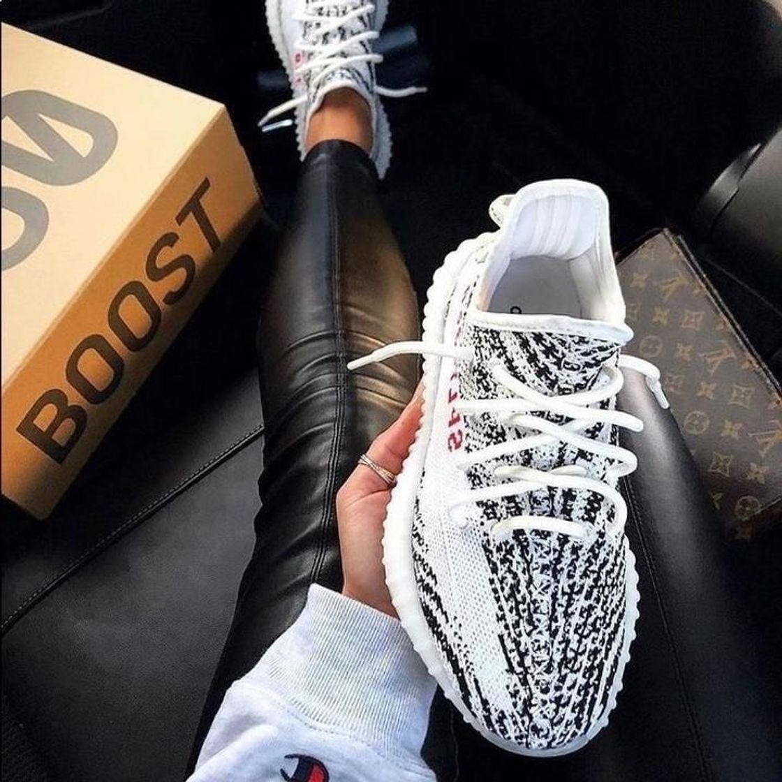 Fashion Yeezy v2 Zebra