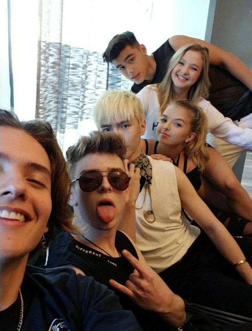 Fashion Now United.