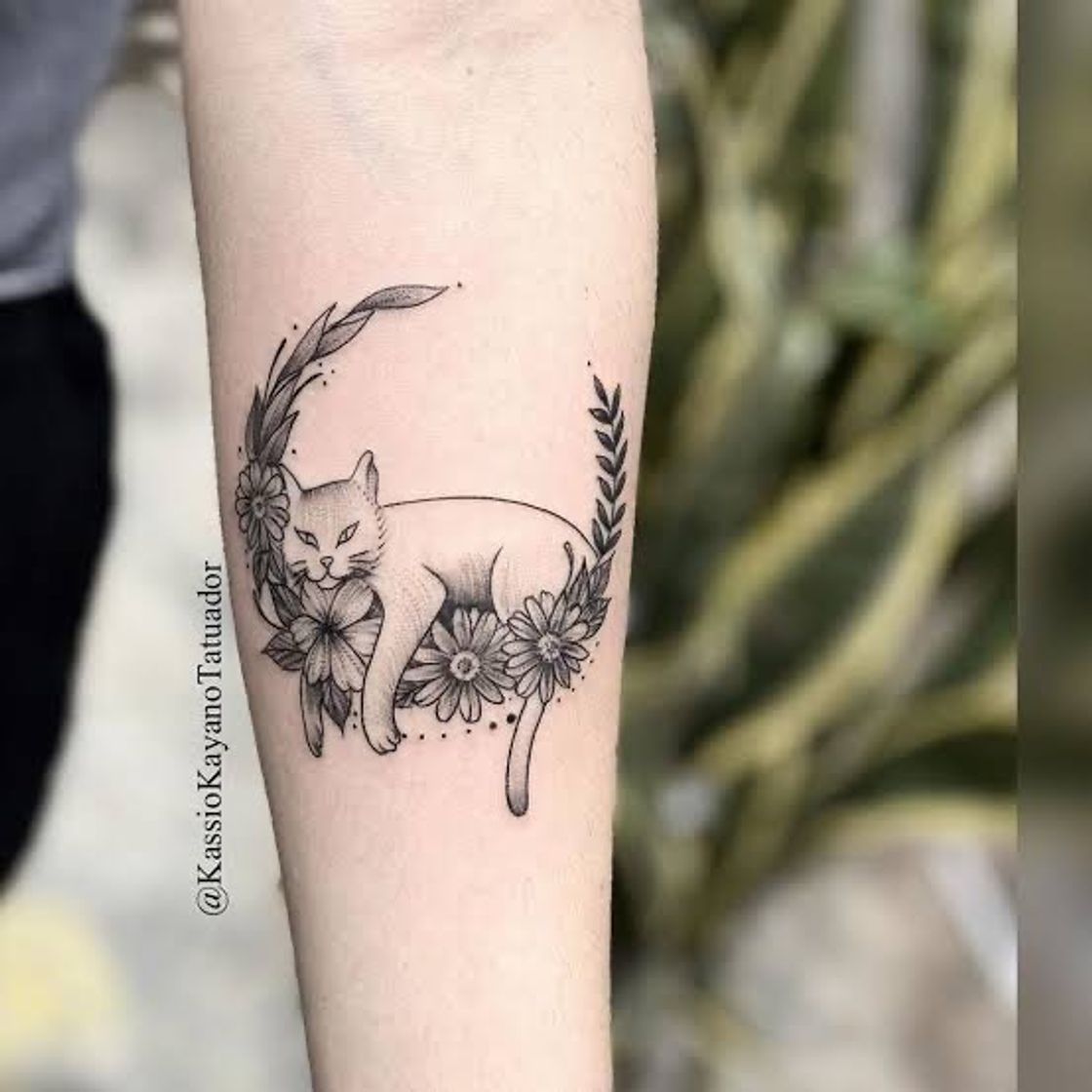 Moda Tatuagem Lua e gatinho 